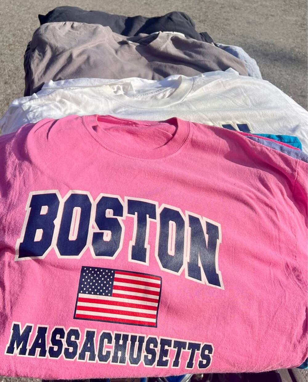 27 Boston Massachusetts Graphic T-Shirts  size X-Large